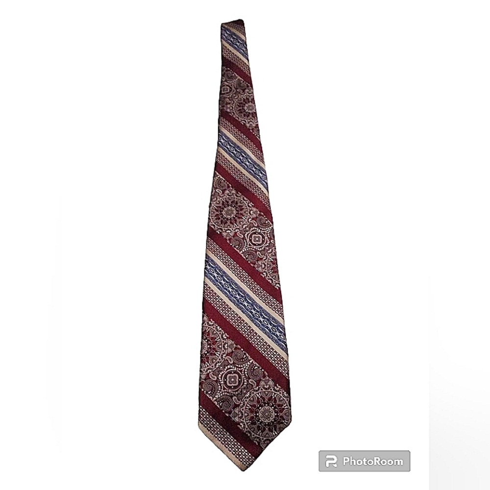 TieVintage Mr John Imported Beau Brummell Silk Men's Diagonal Striped Tie. 